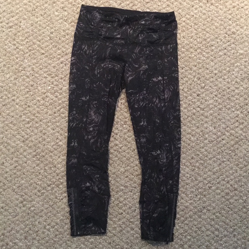 Lululemon cropped pants size 6